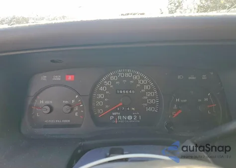 2001 Ford Crown Victoria Police Interceptor from USA, damaged, VIN 2FAFP71W71X192236